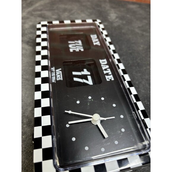 Vans Retro Flip Calendar Alarm Clock With Checkerboard ABS Shell - Picture 6 of 8
